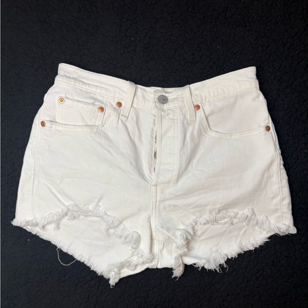 Levi's White Frayed Hem Jean Shorts - Picture 3 of 9